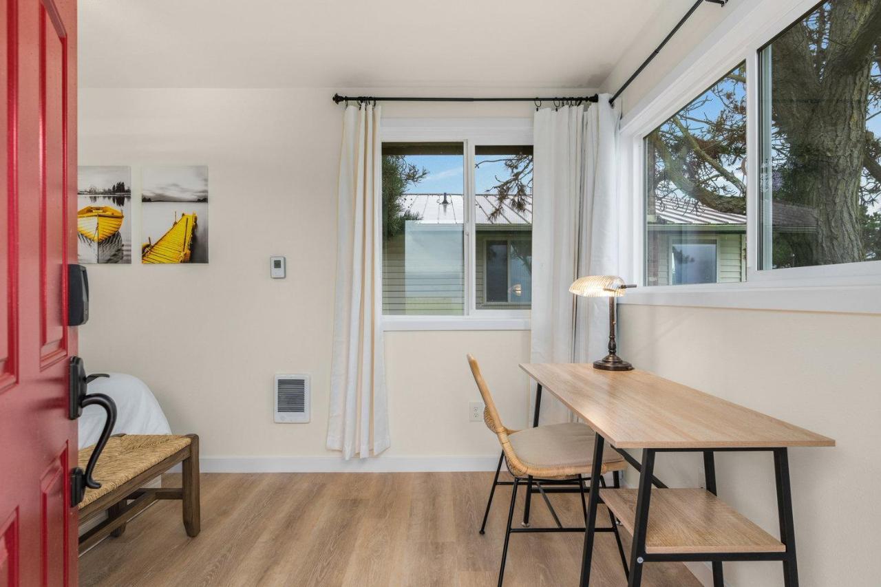 @ Marbella Lane - Wave House, Your Oceanfront Retreat! Oak Harbor Extérieur photo