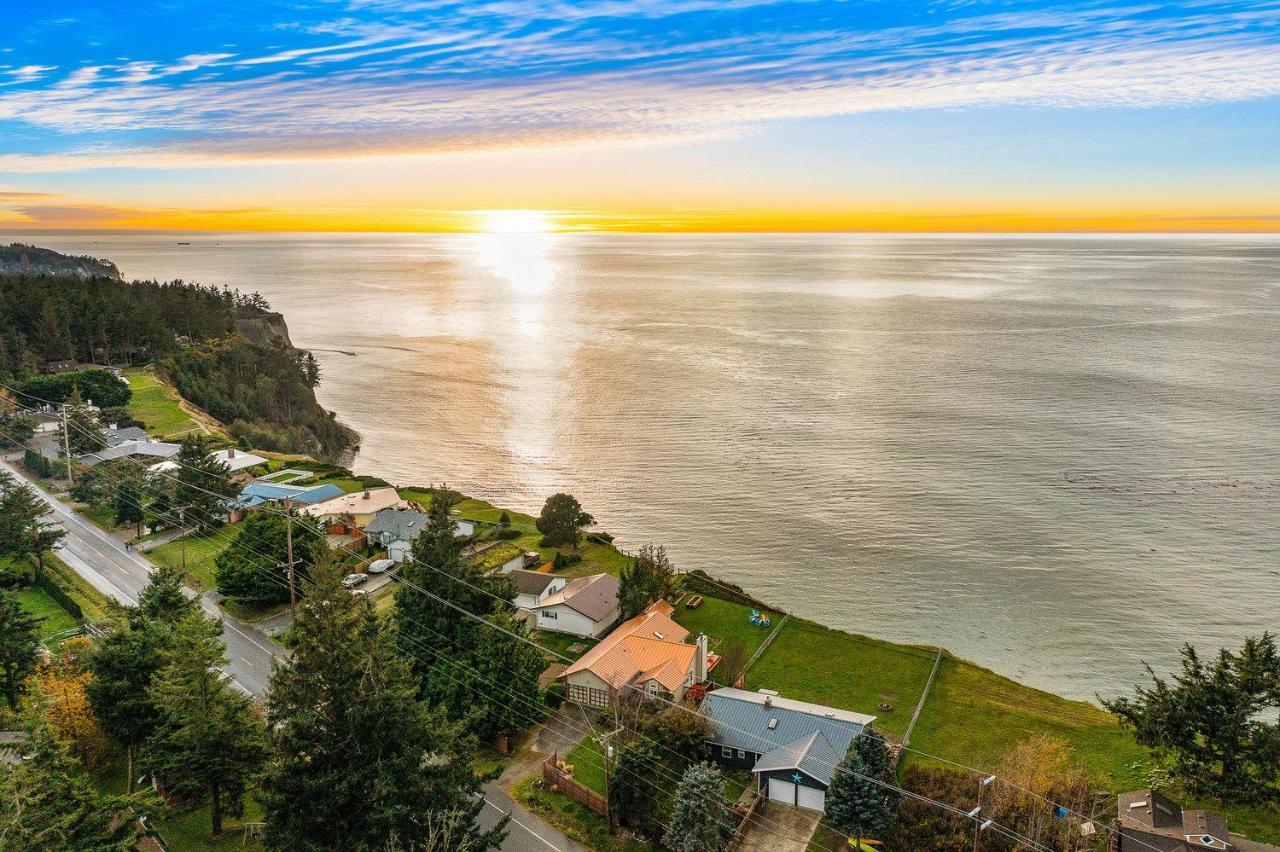 @ Marbella Lane - Wave House, Your Oceanfront Retreat! Oak Harbor Extérieur photo
