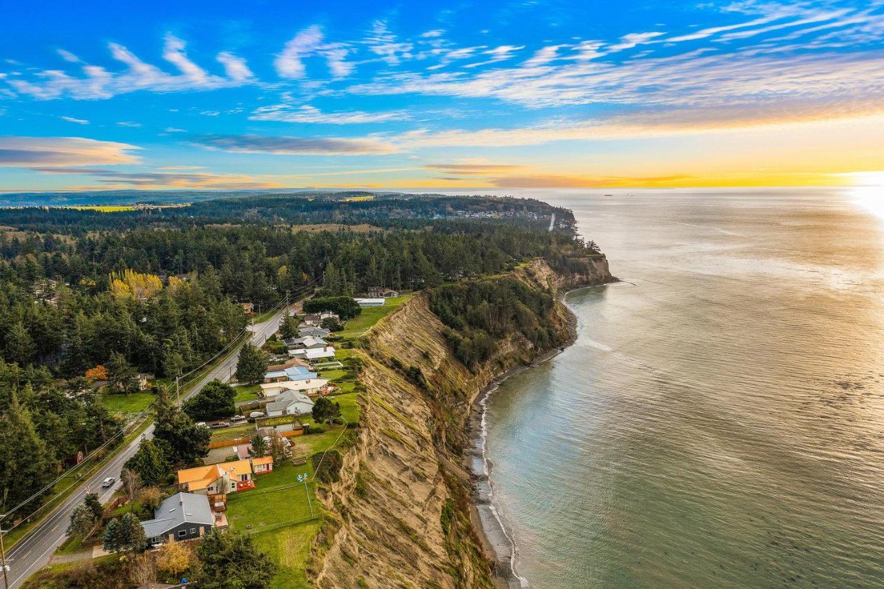 @ Marbella Lane - Wave House, Your Oceanfront Retreat! Oak Harbor Extérieur photo